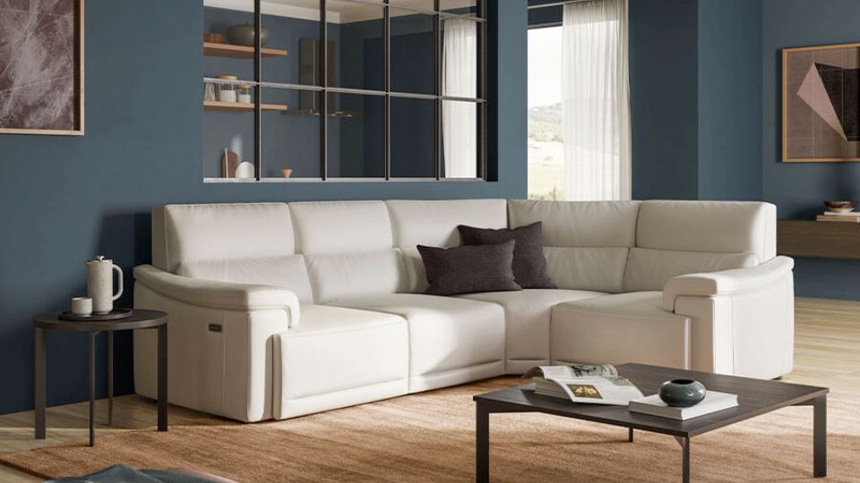 C070 – Leather Corner Sofa